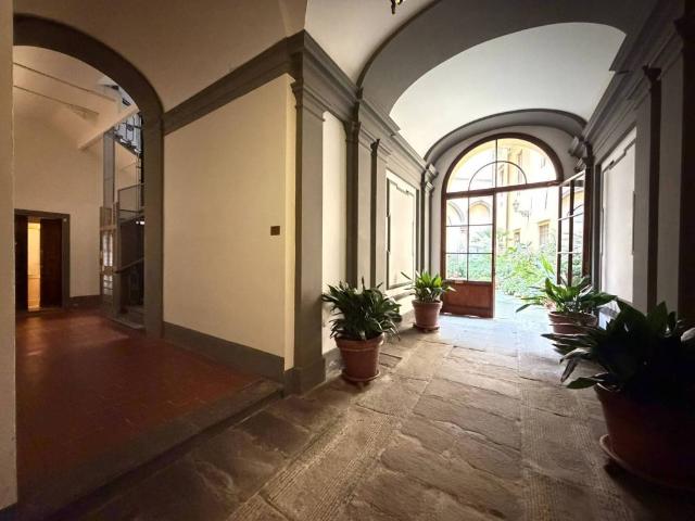 Appartamento in vendita a Firenze FI