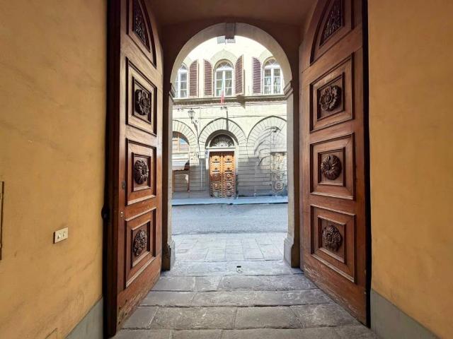 Appartamento in vendita a Firenze FI