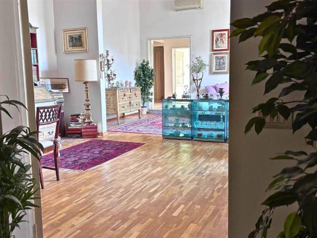 Appartamento in vendita a Firenze FI