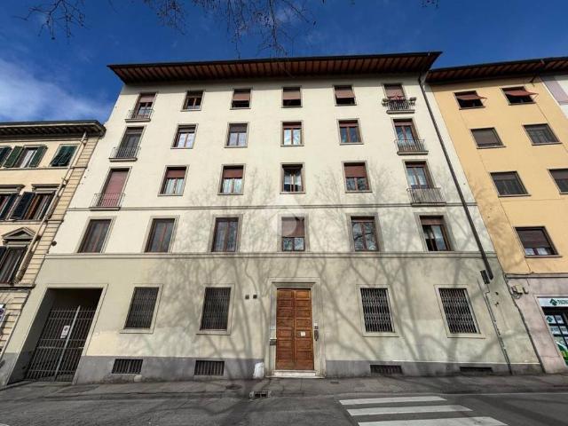 Appartamento in vendita a Firenze FI