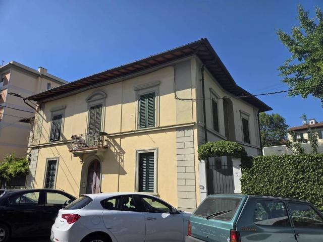 Appartamento in vendita a Firenze FI
