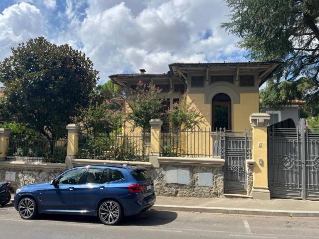 Appartamento in vendita a Firenze FI