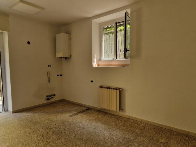 APPARTAMENTO in VENDITA a FIRENZE LEGNAIA / SOFFIANO di 3 vani