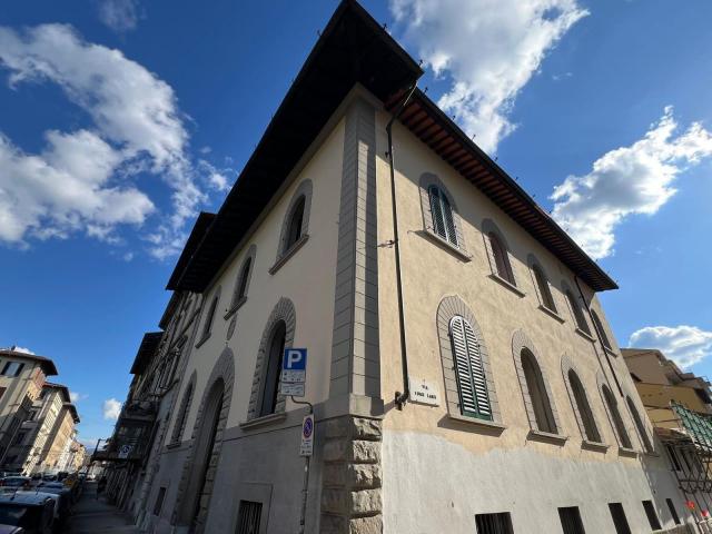 APPARTAMENTO in VENDITA a FIRENZE PORTA A PRATO / SAN IACOPINO / STATUTO / FORTEZZA di 4 vani