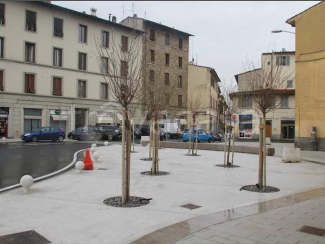 Appartamento in vendita a Firenze piazza san jacopino, Porta al Prato San Jacopino