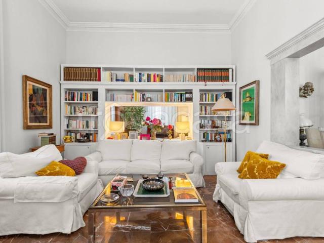 Appartamento in vendita a Firenze viale Belfiore, 6, Fortezza Stazione