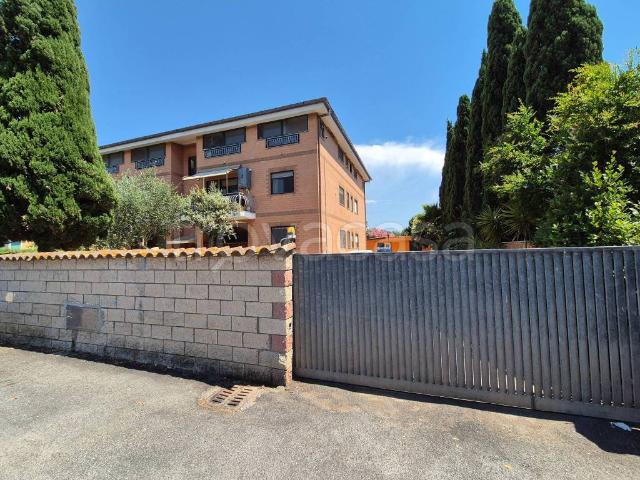 Appartamento in vendita a Fiumicino via Cima Cristallo, Isola Sacra