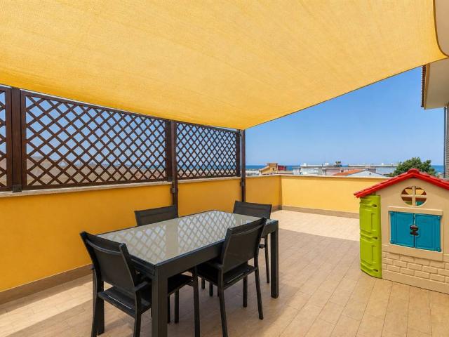 Appartamento in vendita a Fiumicino RM