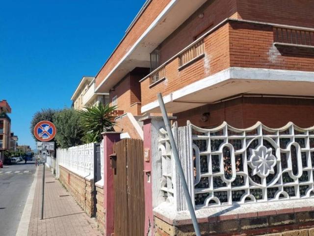 Appartamento in vendita a Fiumicino RM