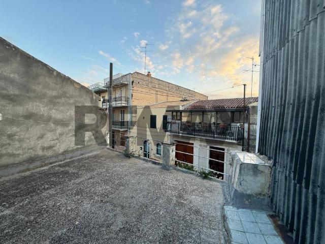 Appartamento in vendita a Floridia SR