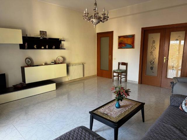 Appartamento in vendita a Floridia SR