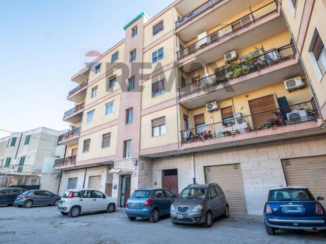 Appartamento in vendita a Floridia SR