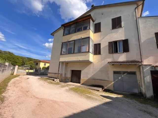 Appartamento in vendita a Foligno PG