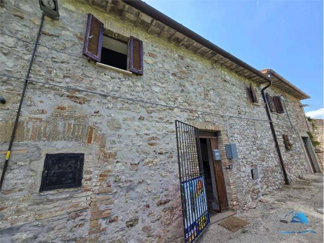 Appartamento in vendita a Foligno PG