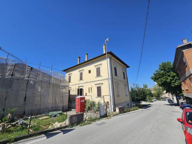 Appartamento in vendita a Foligno PG