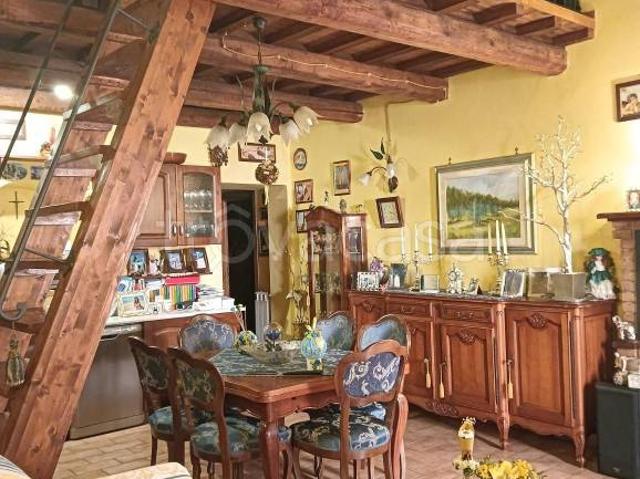 Appartamento in vendita a Foligno via Niccolò Alunno, 8