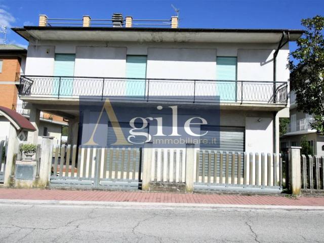 Appartamento in vendita a Folignano via Ivrea, 24