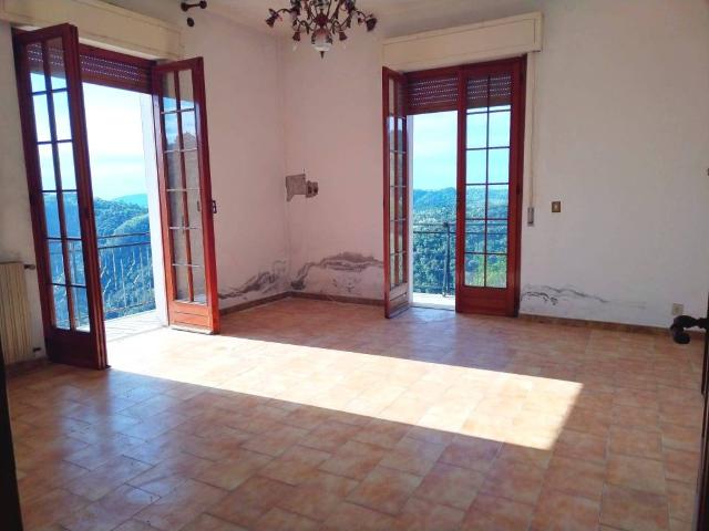 Appartamento in vendita a Follo SP