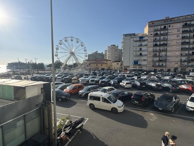 APPARTAMENTO in VENDITA a FOLLONICA CENTRO di 4 vani