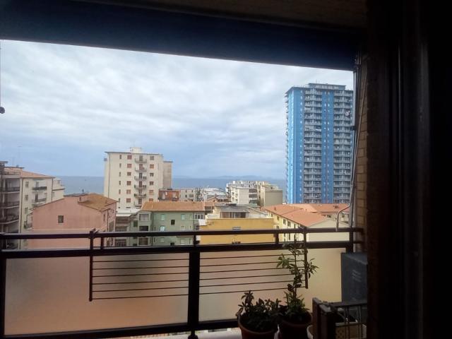 APPARTAMENTO in VENDITA a FOLLONICA CENTRO di 4 vani
