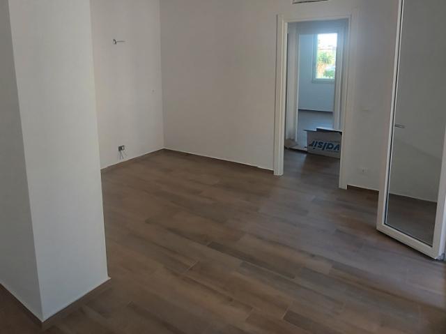 APPARTAMENTO in VENDITA a FOLLONICA di 4 vani