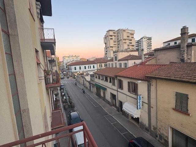 APPARTAMENTO in VENDITA a FOLLONICA di 5 vani