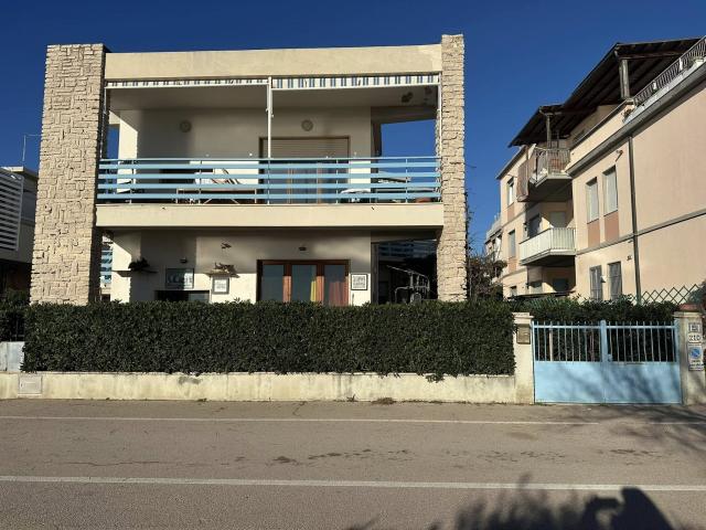 APPARTAMENTO in VENDITA a FOLLONICA PRATORANIERI di 5 vani