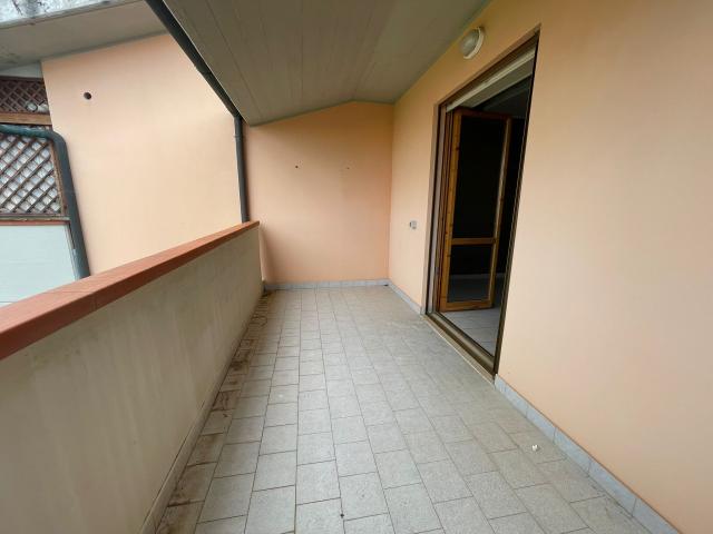 APPARTAMENTO in VENDITA a FOLLONICA SAN LUIGI di 4 vani