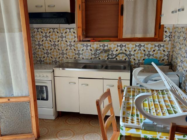 APPARTAMENTO in VENDITA a FOLLONICA SENZUNO di 4 vani