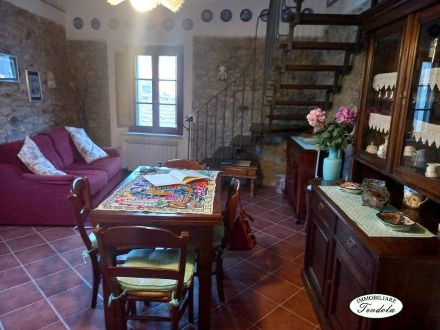 Appartamento in vendita a Fosdinovo MS