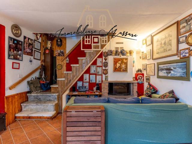 Appartamento in vendita a Fosdinovo MS