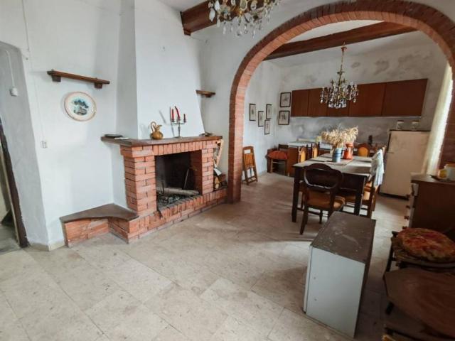 Appartamento in vendita a Fosdinovo MS