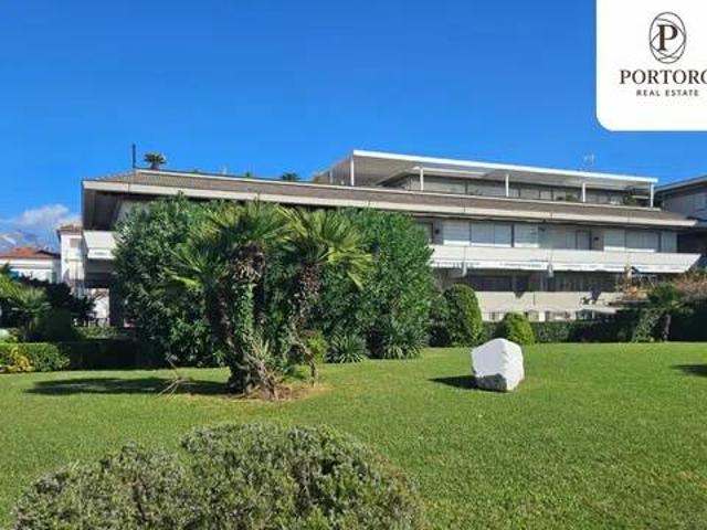 Appartamento in vendita a Forte dei Marmi LU