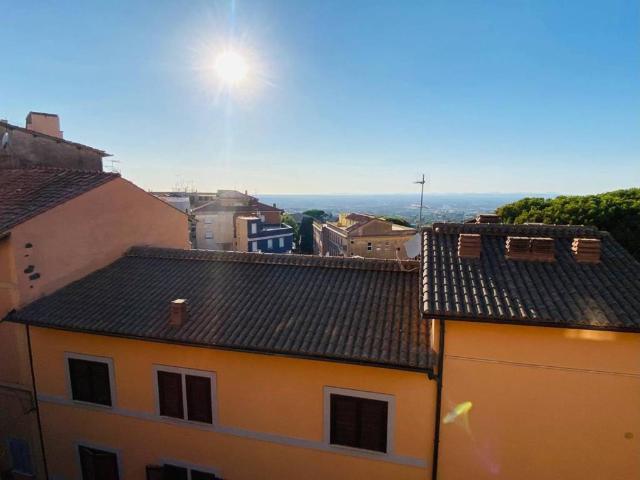 Appartamento in vendita a Frascati RM