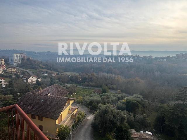Appartamento in vendita a Frosinone, Centro