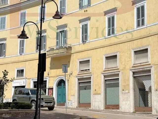 Appartamento in vendita a Frosinone, Centro città