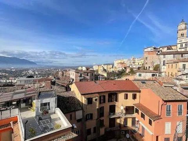 Appartamento in vendita a Frosinone FR