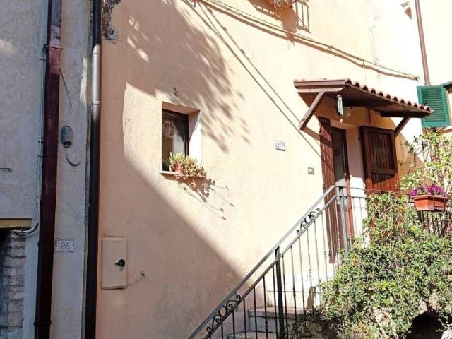 Appartamento in vendita a Guardea TR