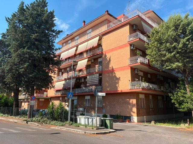Appartamento in vendita a Guidonia Montecelio RM