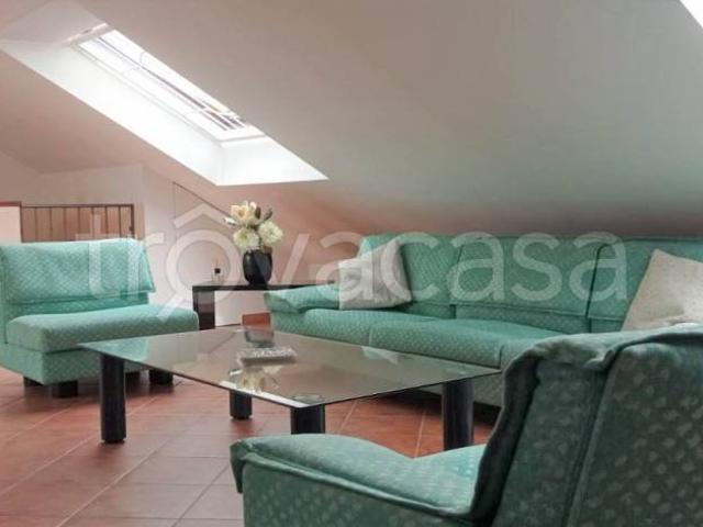 Appartamento in vendita a Gallarate via Achille Cadolini, Centro