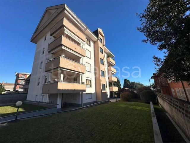 Appartamento in vendita a Gallarate via varese, 41, Caiello