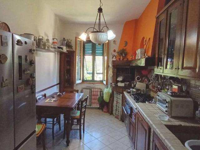 Appartamento in vendita a Gambassi Terme FI