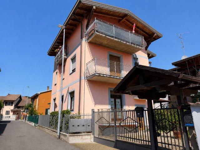Appartamento in vendita a Garbagnate Milanese MI