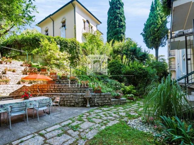 Appartamento in vendita a Gardone Riviera via Vittoriale