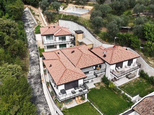 Appartamento in vendita a Gardone Riviera BS