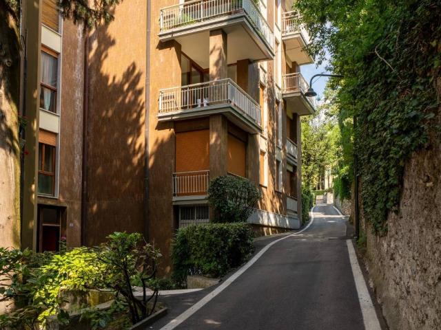 Appartamento in vendita a Gardone Riviera BS