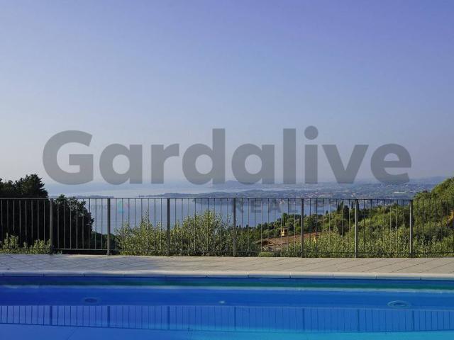 Appartamento in vendita a Gardone Riviera BS