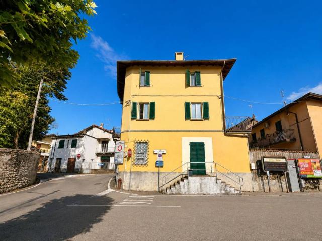 Appartamento in vendita a Gazzada Schianno VA