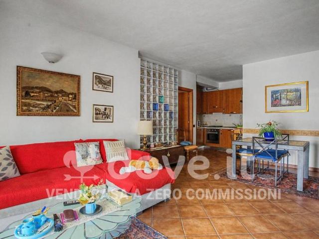 Appartamento in vendita a Gazzada Schianno VA