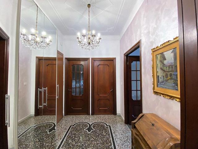 Appartamento in vendita a Genova